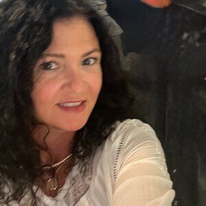 Meet your Posher, Alix